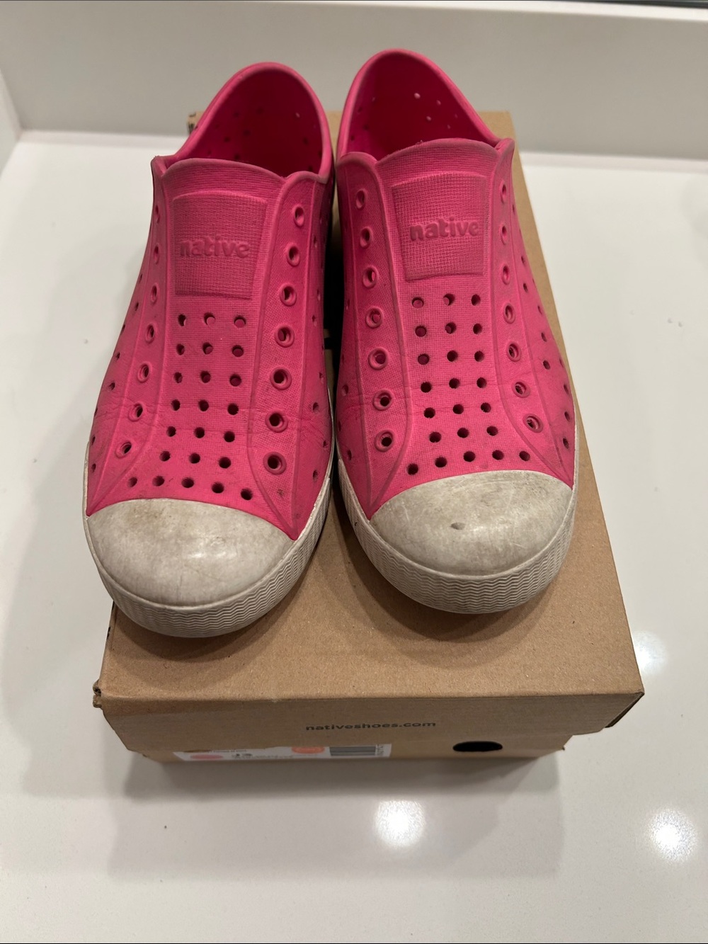 Native Kids Slip-On Water Shoes in Bright Pink